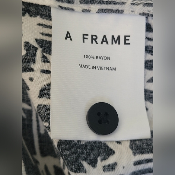 A-Frame Mens Short Sleeve Button Front Shirt Black White Abstract Print 100% Ray - Picture 5 of 5